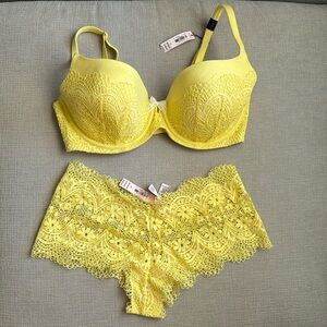 Victoria’s Secret lace bra and shortie set  NWT